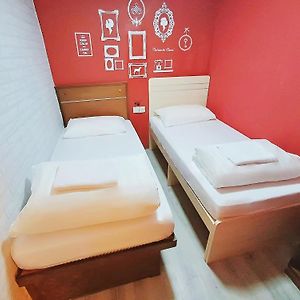 Zimmer mit zwei Einzelbetten